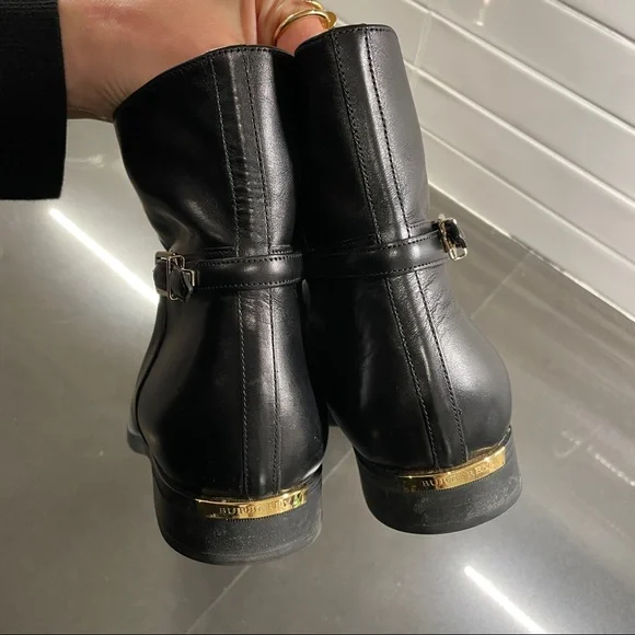 Burberry Badington Boots - Picture 3 of 7